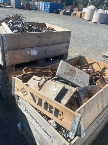 1388728-30 Burton Ställning