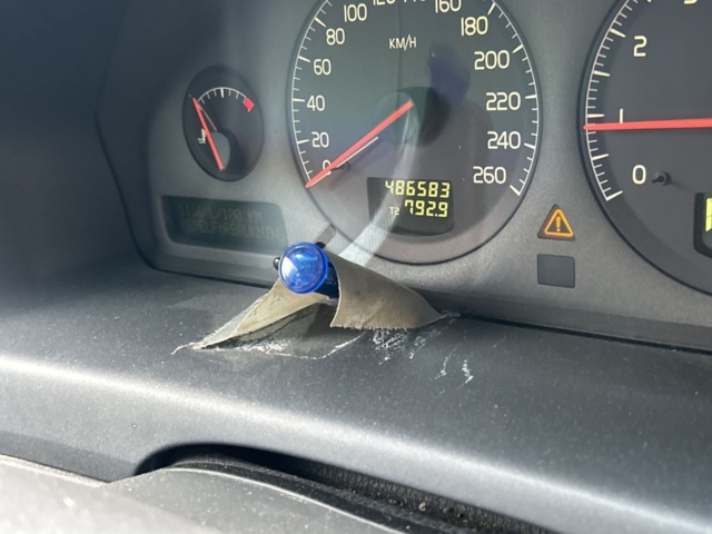 1378080-28 Volvo V70 2.5T AWD Automat, 210hk -2003 (Reparationsobjekt)