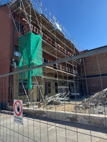 1388727-52 Super 9 ställning