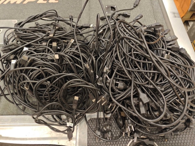 1130766-4 50 st datorskärmar DELL P2723DE