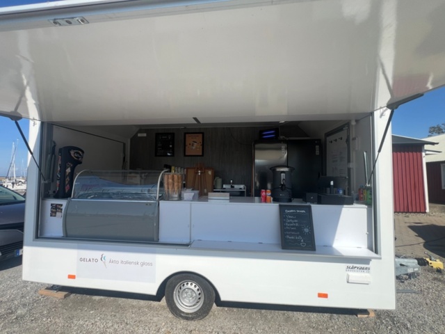 1411752-29 Fullutrustad glassvagn, år 2022