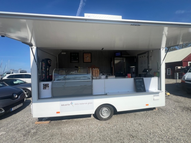 1411752-1 Fullutrustad glassvagn, år 2022