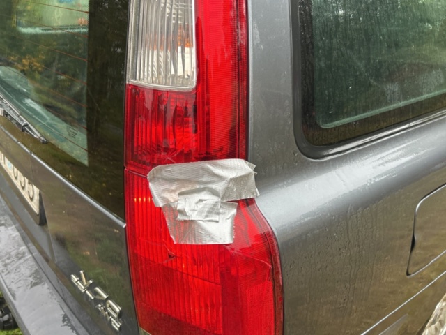 1378080-18 Volvo V70 2.5T AWD Automat, 210hk -2003 (Reparationsobjekt)