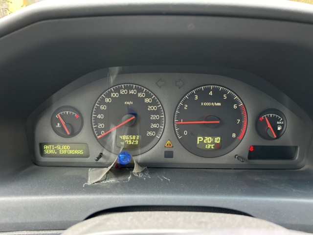 1378080-24 Volvo V70 2.5T AWD Automat, 210hk -2003 (Reparationsobjekt)