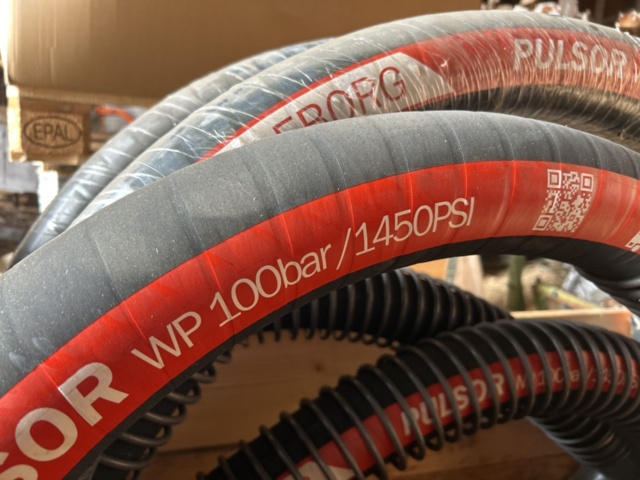 1378083-5 Slang till betongpumpbil 3st Pulsor WP 100bar/1450psi