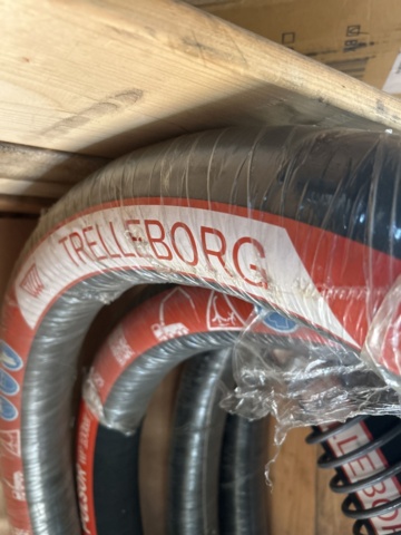 1378083-7 Slang till betongpumpbil 3st Pulsor WP 100bar/1450psi