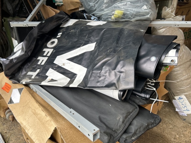 1378086-6 Beachflaggor Vans 4st samt annan displayutrustning