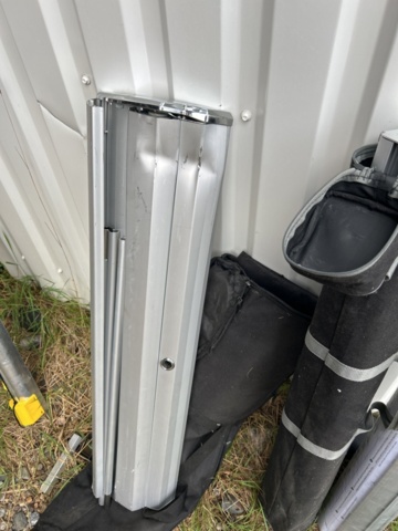 1378086-11 Beachflaggor Vans 4st samt annan displayutrustning