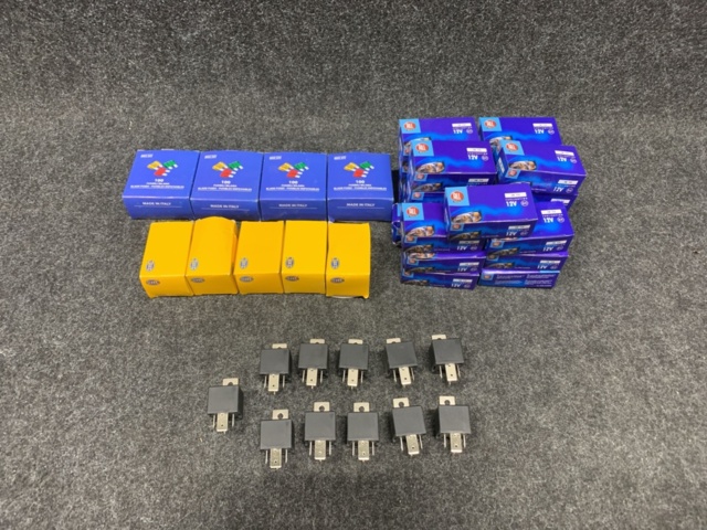 1413655-1 Säkringar m.m. till fordon