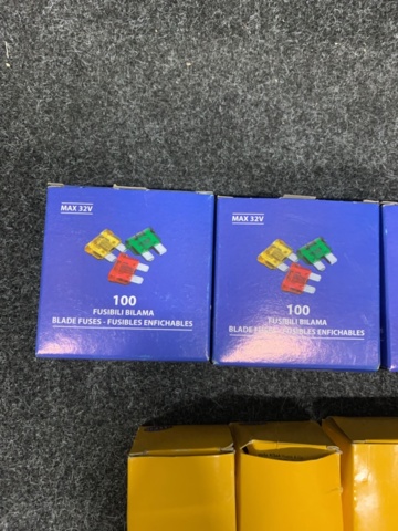 1413655-2 Säkringar m.m. till fordon