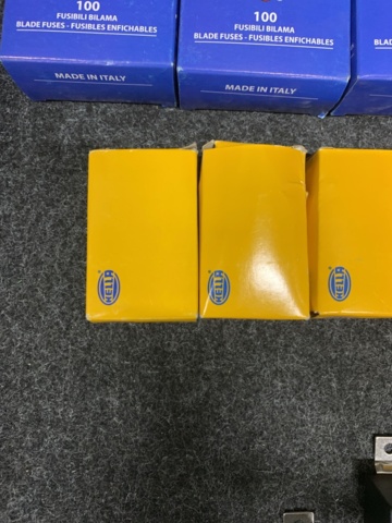 1413655-4 Säkringar m.m. till fordon