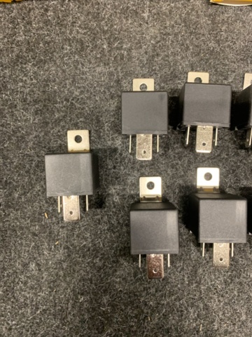 1413655-7 Säkringar m.m. till fordon