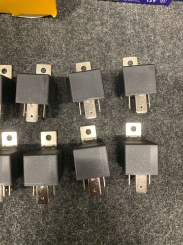 1413655-8 Säkringar m.m. till fordon