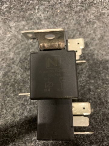 1413655-9 Säkringar m.m. till fordon