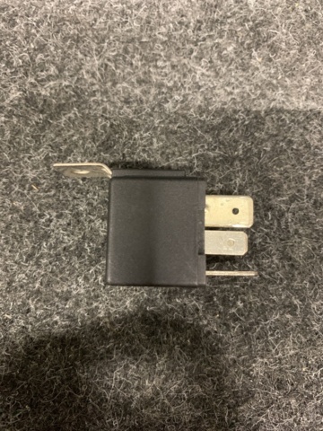 1413655-10 Säkringar m.m. till fordon