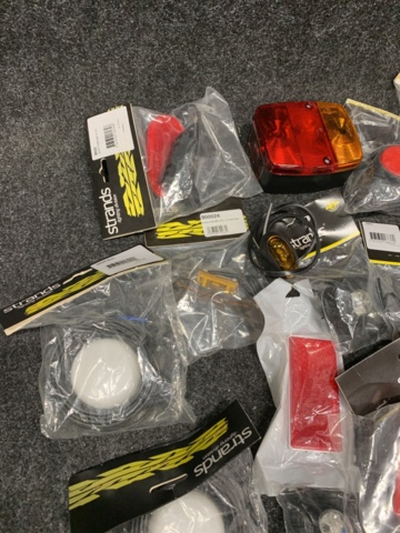 1413657-8 Fordonsbelysning och reflexer