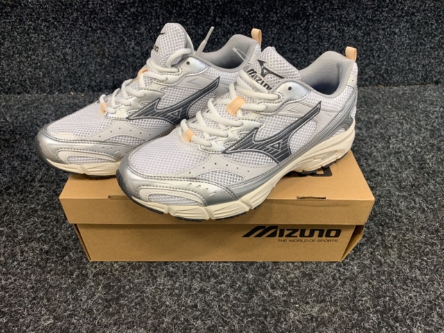 1414336-1 Skor Mizuno Sportstyle MXR, Strl 40,5