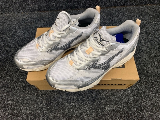 1414336-2 Skor Mizuno Sportstyle MXR, Strl 40,5