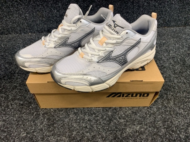 1414337-1 Skor Mizuno Sportstyle MXR, Strl 40,5