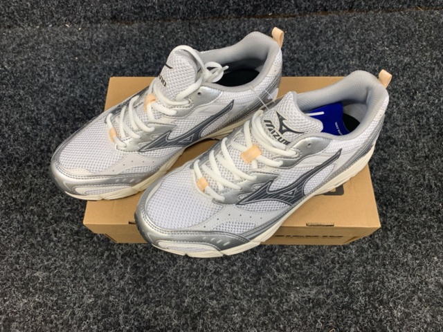 1414337-2 Skor Mizuno Sportstyle MXR, Strl 40,5