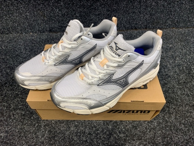 1414338-2 Skor Mizuno Sportstyle MXR, Strl 40,5