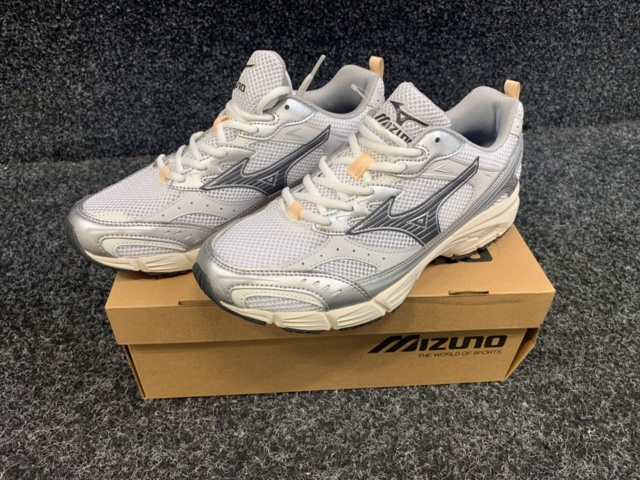 1414344-1 Skor Mizuno Sportstyle MXR, Strl 41