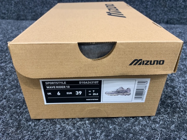 1414352-3 Skor Mizuno Sportstyle MXR, Strl 39