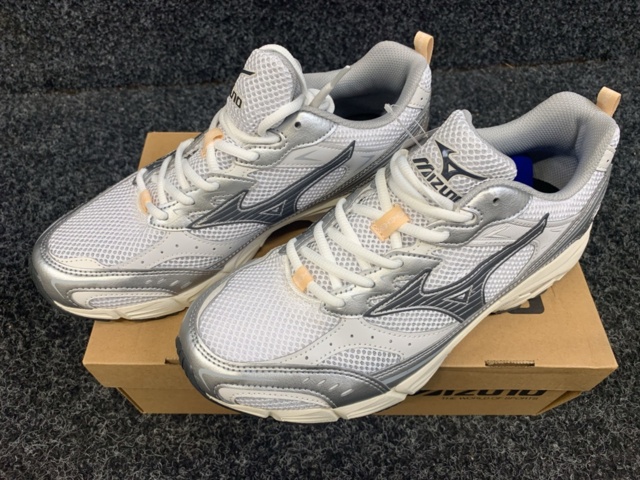 1414353-2 Skor Mizuno Sportstyle MXR, Strl 39