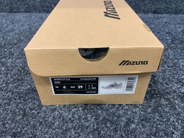 1414353-3 Skor Mizuno Sportstyle MXR, Strl 39