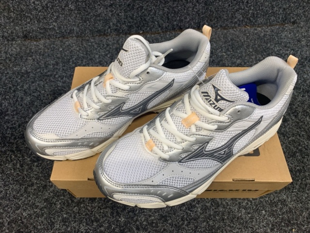 1414356-2 Skor Mizuno Sportstyle MXR, Strl 38,5