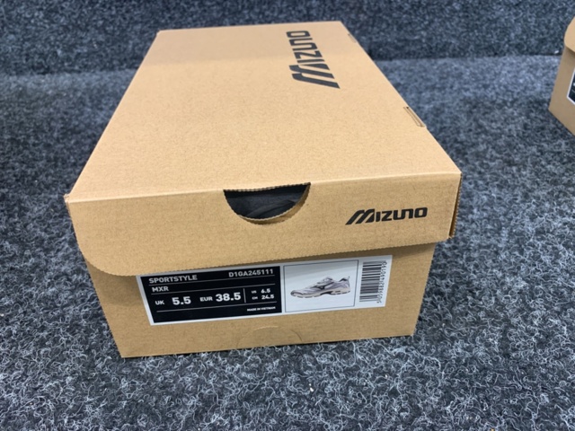 1414356-3 Skor Mizuno Sportstyle MXR, Strl 38,5