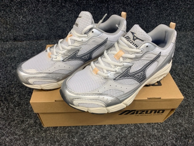 1414359-1 Skor Mizuno Sportstyle MXR, Strl 38,5