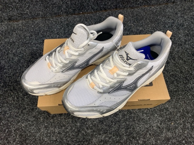 1414359-2 Skor Mizuno Sportstyle MXR, Strl 38,5