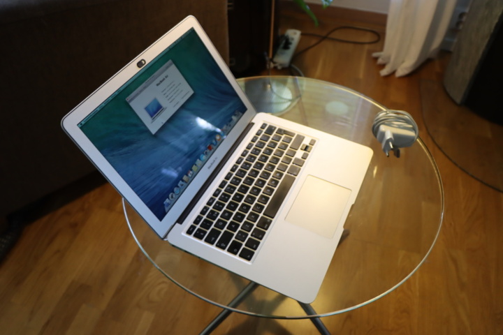 1295627-16 MacBook Air 13tum (2013)