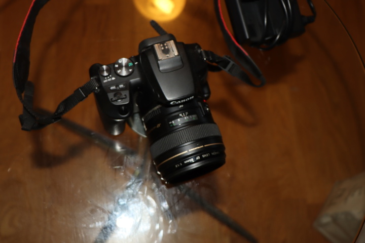 1295628-3 Kamera Canon EOS 250D med objektiv 85mm