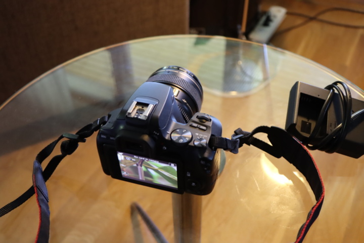 1295628-8 Kamera Canon EOS 250D med objektiv 85mm