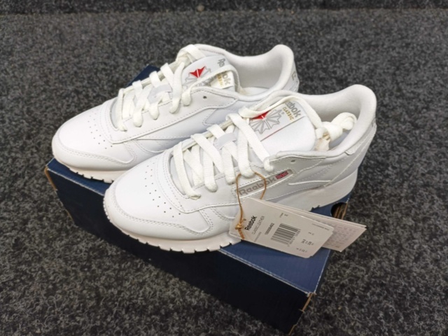 1414444-2 Skor Reebok Classic Leather, Strl 34,5