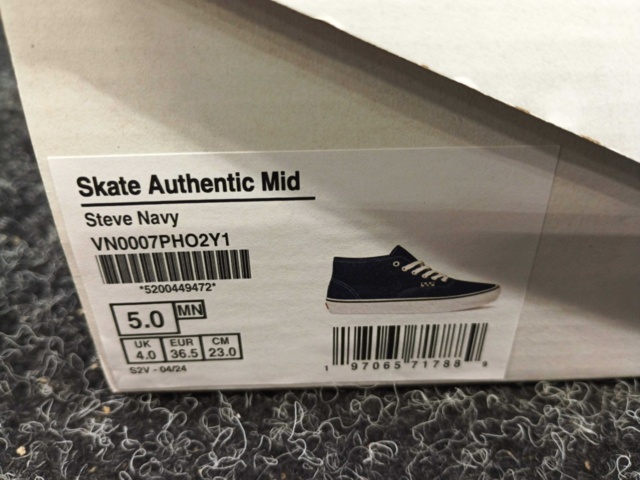 1414446-3 Skor Vans Authentic Mid, Strl 36,5