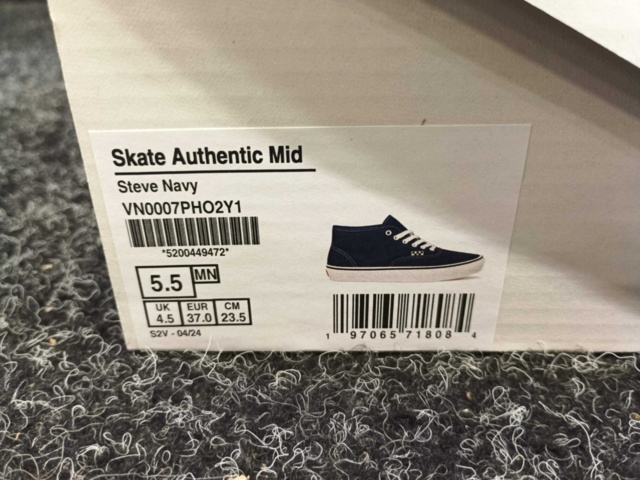 1414447-3 Skor Vans Authentic Mid, Strl 37