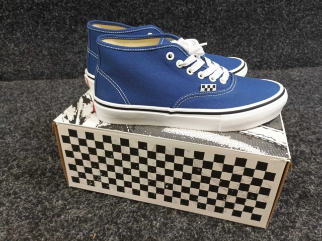 1414452-1 Skor Vans Authentic Mid, Strl 39