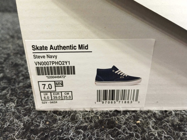 1414452-3 Skor Vans Authentic Mid, Strl 39