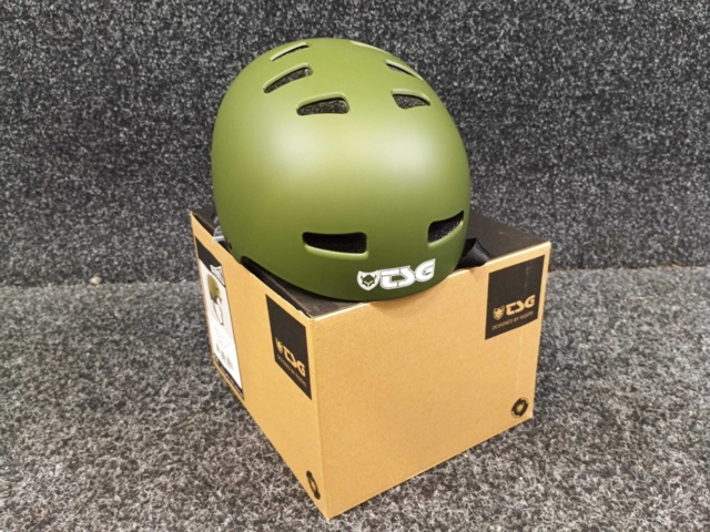 1414492-2 Hjälm Evolution Solid, Strl S/M