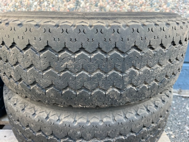 1385796-2 Däck Michelin 255/70 R15C 4st