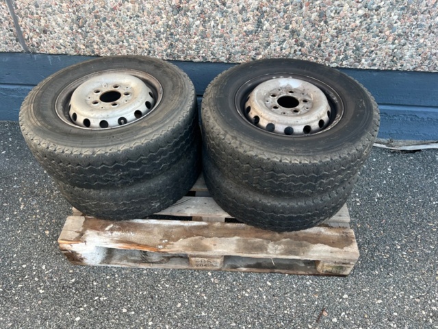 1385796-1 Däck Michelin 255/70 R15C 4st