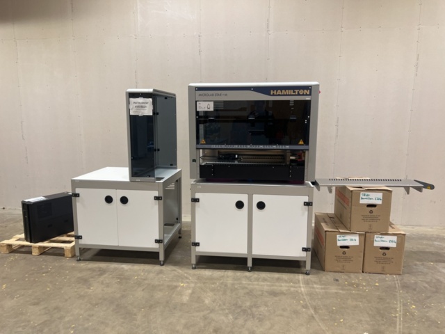 1395598-2 Pipetting robot with accessories - Hamilton Microlab STARlet M