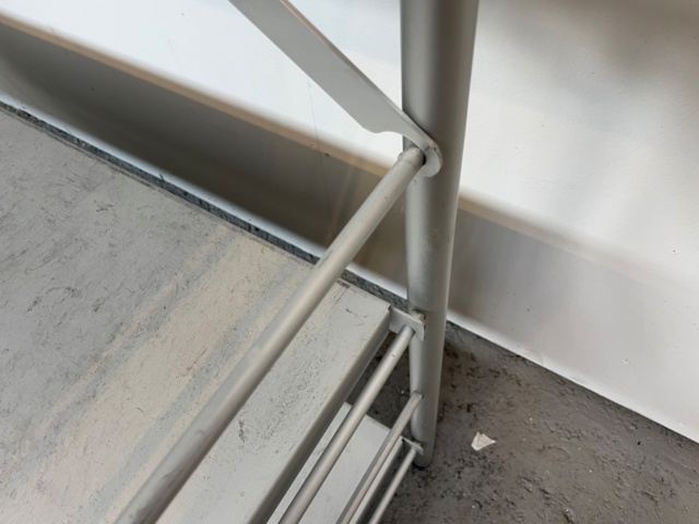 1414702-3 Febal storkökshylla i aluminium