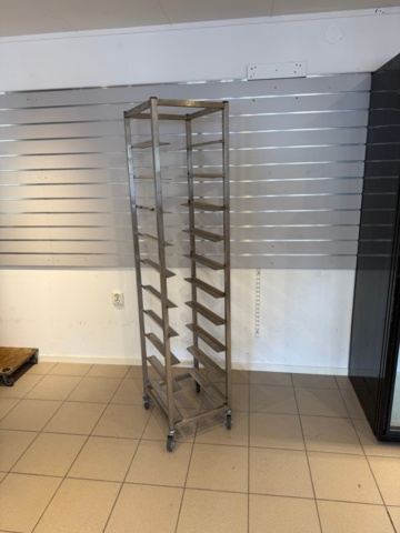 1352496-2 Rostfri brickvagn för 10 st lunchbrickor 44x33 cm