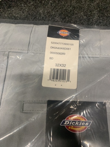1414950-3 Byxa Dickies, Strl 32x32