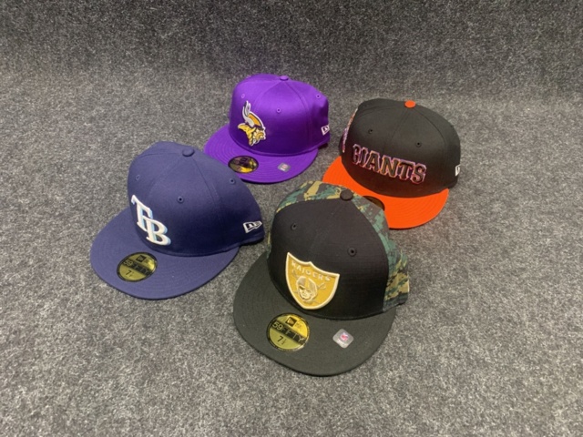 1414994-1 4 st Kepsar New Era, strl 7 1/2 (59,6 cm)