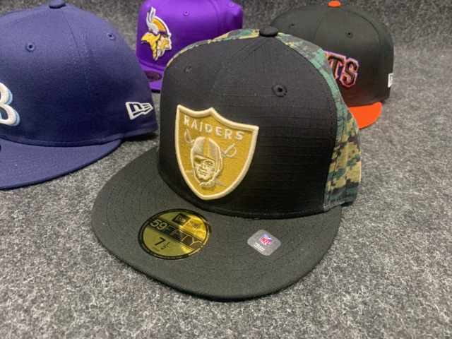 1414994-2 4 st Kepsar New Era, strl 7 1/2 (59,6 cm)